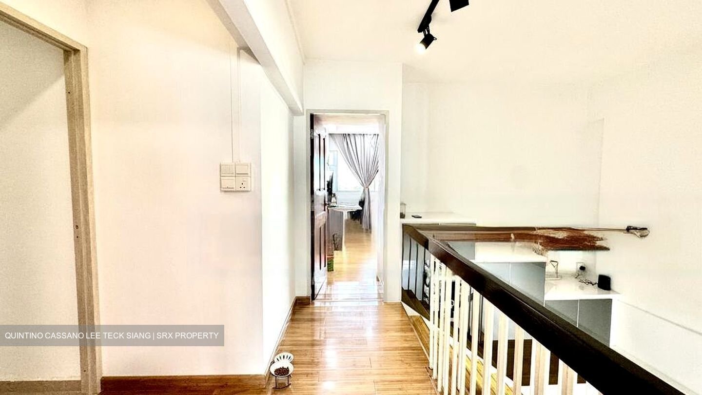 Blk 705 Hougang Avenue 2 (Hougang), HDB Executive #456709701